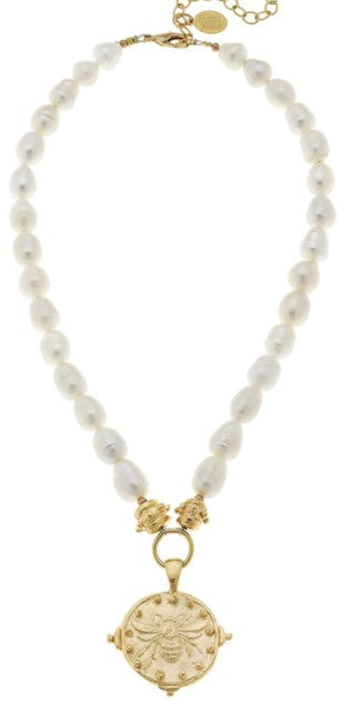 Dotted Bee Pearl Necklace